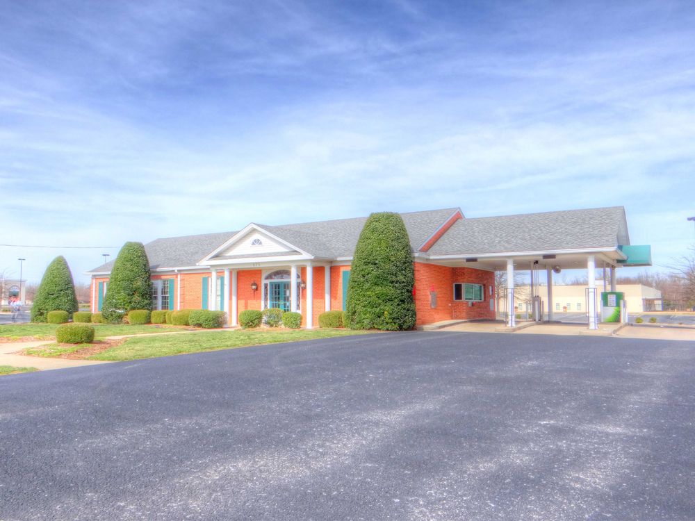 Former Bank Branch: 475 W Lincoln Trail Blvd, Radcliff, KY 40160